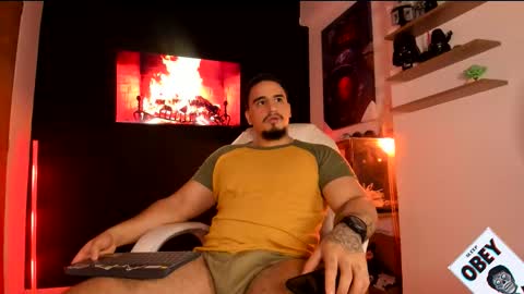 King Bear online show from September 2025 02:11:02 AM