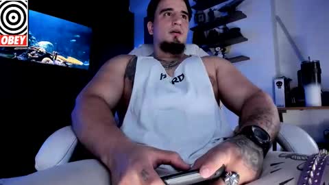 King Bear online show from November 2025 08:58:02 PM