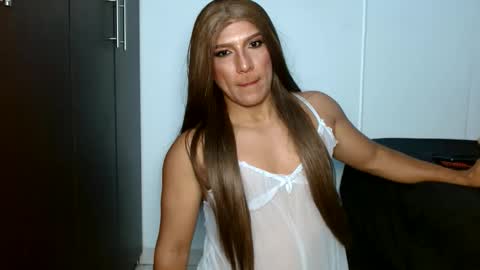 luisa queen online show from January 2026 08:25:02 PM