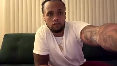 Snapshot of kingdabiggest chatting on October 2025 04:44:02 AM KingDaBiggest online show from October 2025 04:44:02 AM