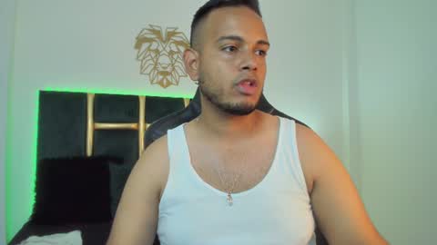 kingg_jay online show from June 2026 11:42:02 AM