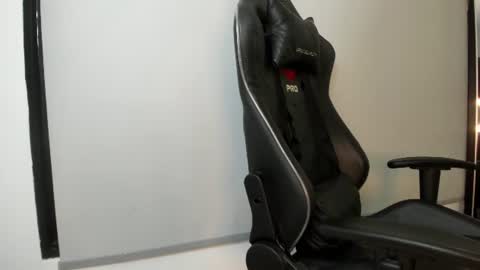 kingg_jay online show from June 2026 11:41:02 AM