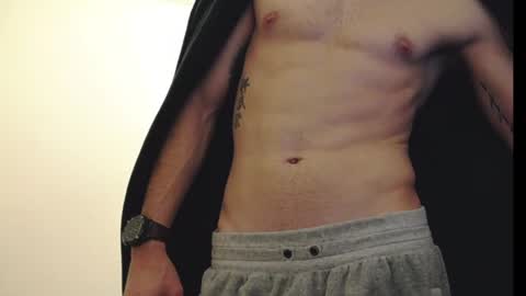 KingKarlos  online show from December 2024 10:28:01 PM