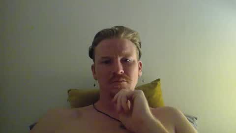 Snapshot of kinglegg chatting on January 2025 05:03:02 AM Kinglegg online show from January 2025 05:03:02 AM