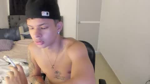 Snapshot of kings_latins chatting on October 2025 10:42:02 PM DOMINANT ALPHA KINGS online show from October 2025 10:42:02 PM