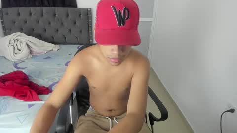 Snapshot of kings_latins chatting on October 2025 12:17:01 PM DOMINANT ALPHA KINGS online show from October 2025 12:17:01 PM