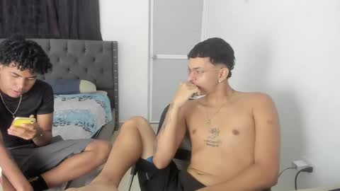 Snapshot of kings_latins chatting on October 2025 10:43:02 PM DOMINANT ALPHA KINGS online show from October 2025 10:43:02 PM