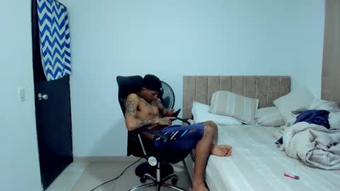 Snapshot of kings_latins chatting on October 2025 09:41:01 AM DOMINANT ALPHA KINGS online show from October 2025 09:41:01 AM