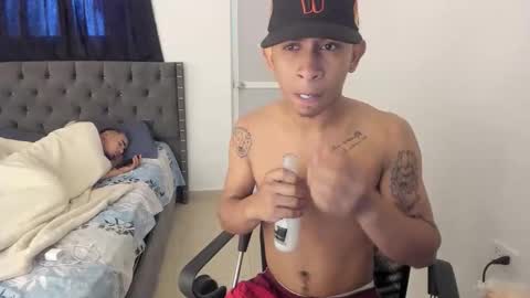 Snapshot of kings_latins chatting on October 2025 08:13:02 PM DOMINANT ALPHA KINGS online show from October 2025 08:13:02 PM