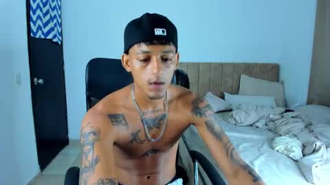 Snapshot of kings_latins chatting on October 2025 10:34:02 PM DOMINANT ALPHA KINGS online show from October 2025 10:34:02 PM