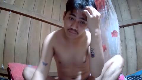 Snapshot of kingsucker2069 chatting on January 2026 01:37:02 PM Ruru online show from January 2026 01:37:02 PM