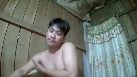 Snapshot of kingsucker2069 chatting on April 2026 03:42:01 PM Ruru online show from April 2026 03:42:01 PM