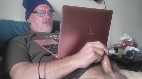 kingtongue10 online show from April 2026 09:09:02 PM