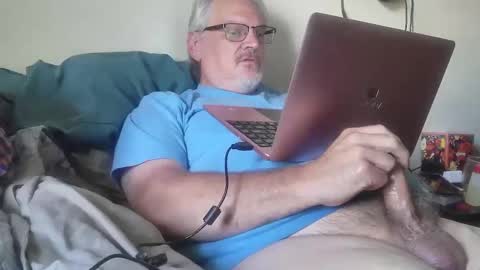 Snapshot of kingtongue10 chatting on April 2026 08:39:02 PM kingtongue10 online show from April 2026 08:39:02 PM