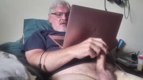 Snapshot of kingtongue10 chatting on April 2026 06:39:01 PM kingtongue10 online show from April 2026 06:39:01 PM