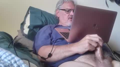 Snapshot of kingtongue10 chatting on May 2026 01:16:02 PM kingtongue10 online show from May 2026 01:16:02 PM