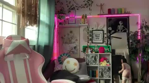 Snapshot of kinkilexixxx chatting on February 2025 02:54:02 PM Lexi Onlyfans  online show from February 2025 02:54:02 PM