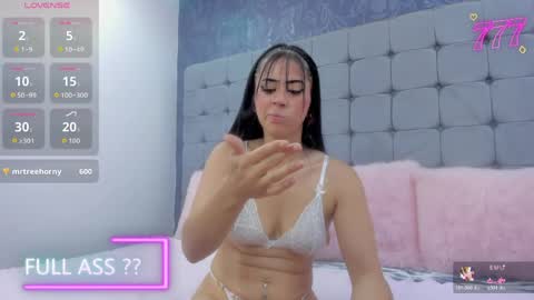 Snapshot of kinky_dakota chatting on May 2026 11:01:04 PM dakota online show from May 2026 11:01:04 PM