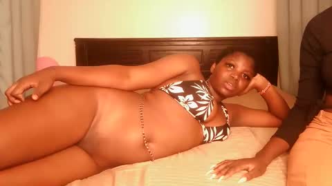 Snapshot of kinky_lola1 chatting on September 2025 12:57:02 AM Lola online show from September 2025 12:57:02 AM