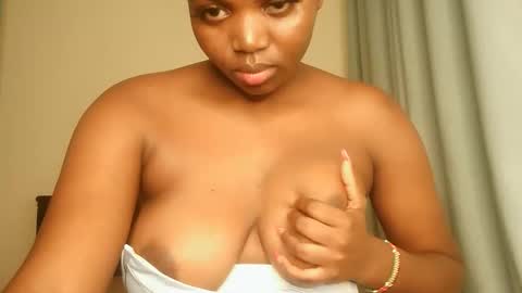 Snapshot of kinky_lola1 chatting on September 2025 01:09:02 AM Lola online show from September 2025 01:09:02 AM