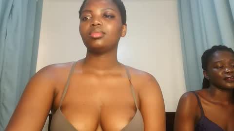 Snapshot of kinky_lola1 chatting on September 2025 12:54:02 PM Lola online show from September 2025 12:54:02 PM