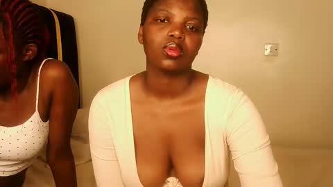 Snapshot of kinky_lola1 chatting on October 2025 02:48:01 PM Lola online show from October 2025 02:48:01 PM