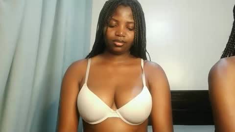 Snapshot of kinky_lola1 chatting on November 2025 12:21:02 AM Lola online show from November 2025 12:21:02 AM