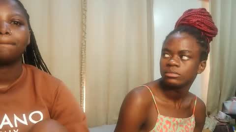 Snapshot of kinky_lola1 chatting on April 2026 01:53:02 PM Lola online show from April 2026 01:53:02 PM