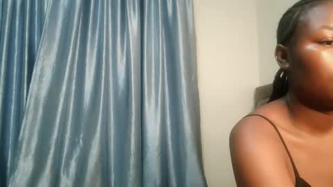 Snapshot of kinky_lola1 chatting on April 2026 04:52:01 PM Lola online show from April 2026 04:52:01 PM