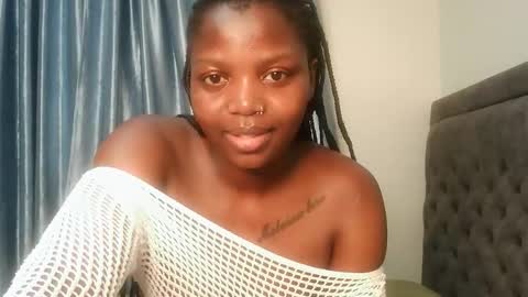 Snapshot of kinky_lola1 chatting on April 2026 06:45:01 PM Lola online show from April 2026 06:45:01 PM