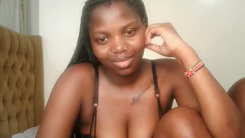 Snapshot of kinky_lola1 chatting on April 2026 11:10:02 PM Lola online show from April 2026 11:10:02 PM