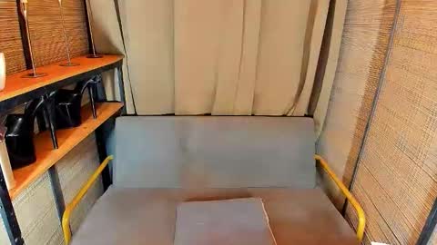 Snapshot of kinky_new_bombshell chatting on October 2025 03:31:02 AM MISTRESS Julie online show from October 2025 03:31:02 AM