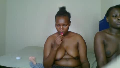 Snapshot of kinky_roey chatting on February 2025 12:05:02 AM kinky_roey online show from February 2025 12:05:02 AM