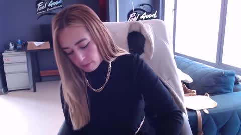 Snapshot of kinkydoll_ chatting on March 2026 06:35:02 PM Sara online show from March 2026 06:35:02 PM