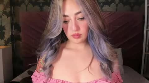 Snapshot of kinkydoll_ chatting on April 2026 05:07:02 PM Sara online show from April 2026 05:07:02 PM