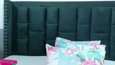 Snapshot of kinkyhousewifee_ chatting on March 2026 11:49:02 AM MISS RYN online show from March 2026 11:49:02 AM