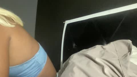 Snapshot of kinkykittee chatting on February 2025 07:05:01 AM Bunniii online show from February 2025 07:05:01 AM