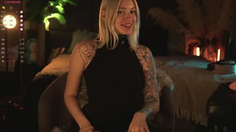 Snapshot of kinkylina_ chatting on December 2024 03:25:02 PM kinkylina_ online show from December 2024 03:25:02 PM