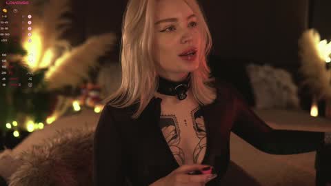 Snapshot of kinkylina_ chatting on January 2025 10:07:02 AM kinkylina_ online show from January 2025 10:07:02 AM