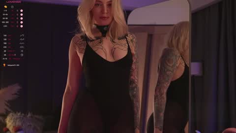 Snapshot of kinkylina_ chatting on January 2025 01:12:02 PM kinkylina_ online show from January 2025 01:12:02 PM