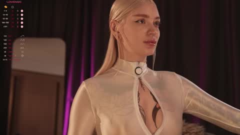 Snapshot of kinkylina_ chatting on February 2025 04:10:02 PM kinkylina_ online show from February 2025 04:10:02 PM