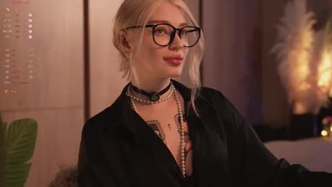 Snapshot of kinkylina_ chatting on February 2025 12:52:02 PM kinkylina_ online show from February 2025 12:52:02 PM