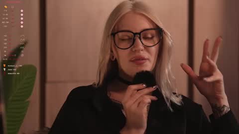 kinkylina_ online show from February 2025 07:03:01 PM