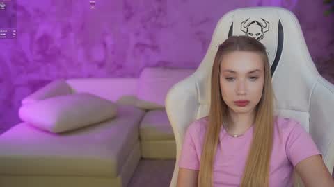 Snapshot of kira0541 chatting on March 2025 06:00:02 PM Sweet girls online show from March 2025 06:00:02 PM