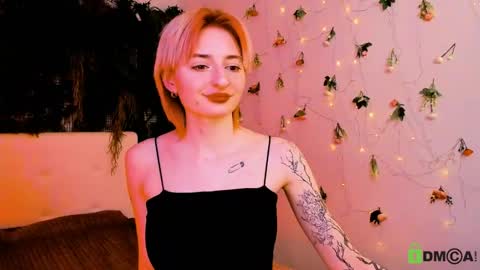 Snapshot of kira__cutie chatting on May 2026 11:01:04 PM Kira online show from May 2026 11:01:04 PM