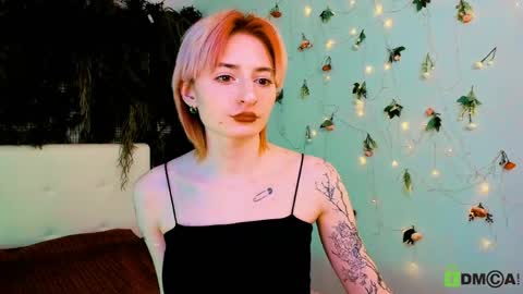 Snapshot of kira__cutie chatting on May 2026 11:23:04 PM Kira online show from May 2026 11:23:04 PM
