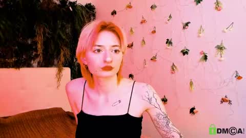 Snapshot of kira__cutie chatting on May 2026 11:56:01 PM Kira online show from May 2026 11:56:01 PM