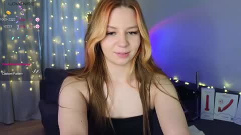 Snapshot of kira_briis chatting on January 2025 12:20:02 PM Kira Briis online show from January 2025 12:20:02 PM