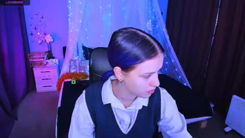 Kira  online show from January 2026 09:29:01 PM