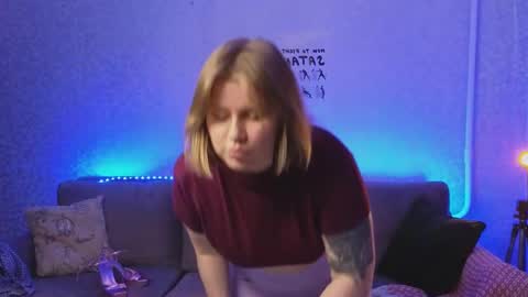 Snapshot of kira_citro chatting on January 2025 12:17:01 AM Kira  NEXT STREAM December 4 5pm CET  11am EST online show from January 2025 12:17:01 AM